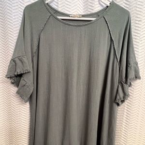 Woman’s plus size tunic style shirt